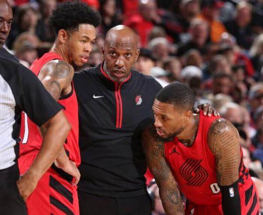 英超买球平台-开拓者天赋满满再添一胜 利拉德得以静心养伤