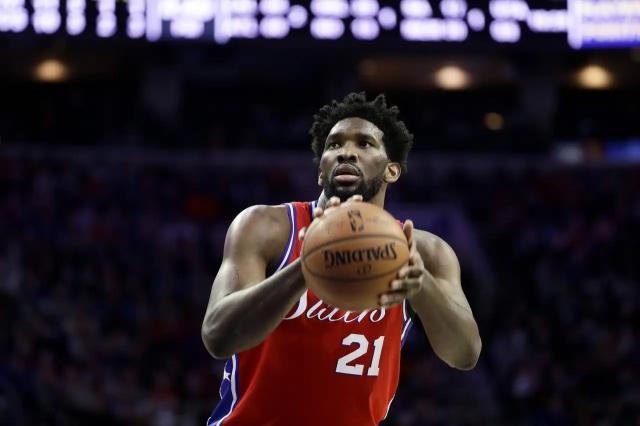 英超足球压球网-恩比德：裁判带着任务吹罚 下一场要更有侵略性