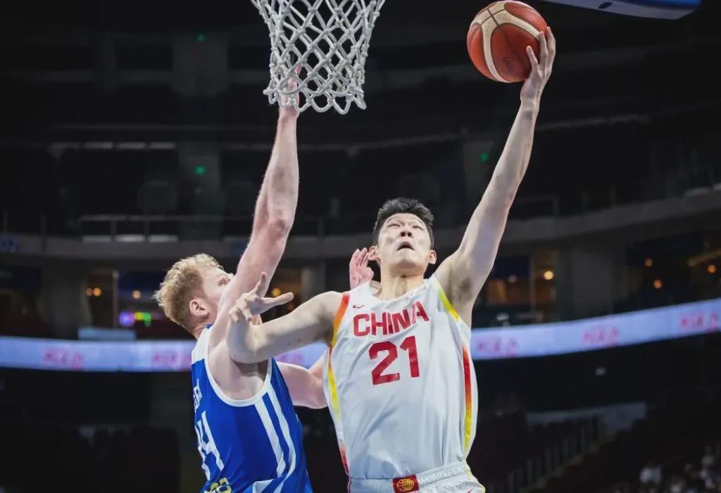 英超买球站-顶住了！又是惊险逆转！中国男篮赢了